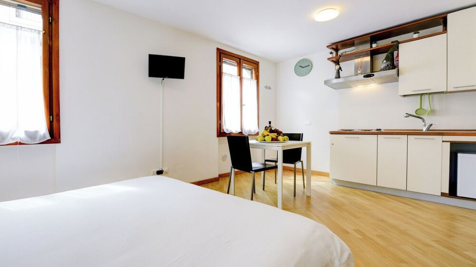 APARTMENT ANNA 2