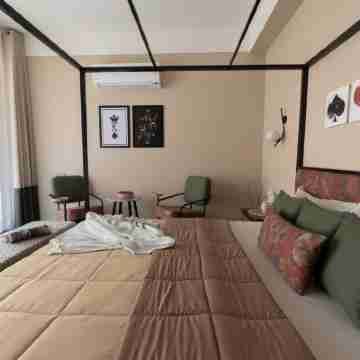 An opulent 4 bed villa resonating a quaint outhouse in the heart of Pink City! Rooms