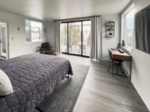 Private modern retreat close to Zion/Bryce