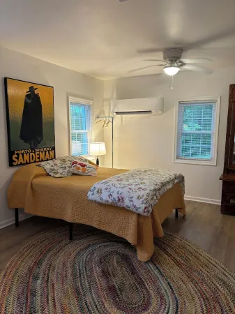 Scenic guest house in great location in Farmville, VA Отели в г. Принс-Эдвард