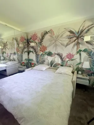 Cocooning studio by the sea! Ideally located between Cannes and Golfe-Juan.