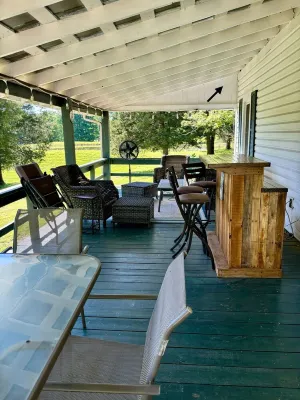 4-bedroom house in fabulous Clarkson with AC, WiFi. Enjoy your stay