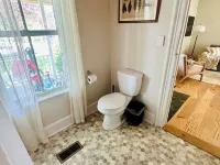 Peaceful 1BR ground floor with garden view - Simple, Stylish, Shelburne Hotels in Shelburne