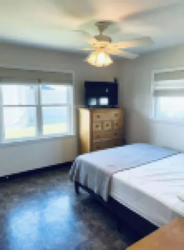 Family Friendly Beach House - 4 Minute Walk to Beach Hotels in Narragansett