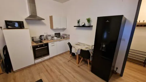 T2 apartment with balcony near downtown NARBONNE