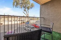 2Br - Gym - Pool - Great for Mid/Long Stays