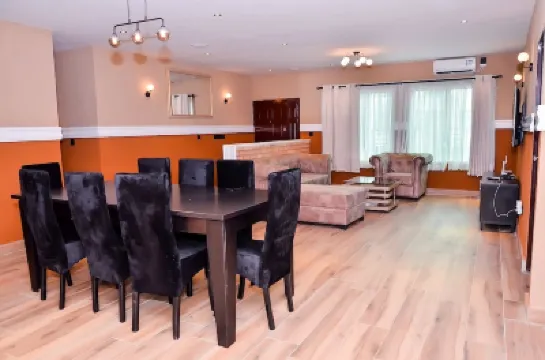 2 bedroom spacious Penthouse Apartment  호텔