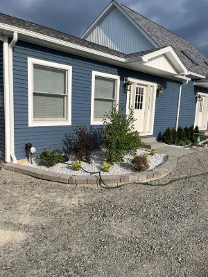 NEW charming 2-bedroom house in Pleasant Mount Hotels in Mount Pleasant Township