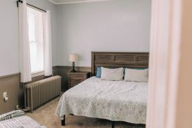 Comfort & Charm in the Heart of Minster: Up to 10 Guests
