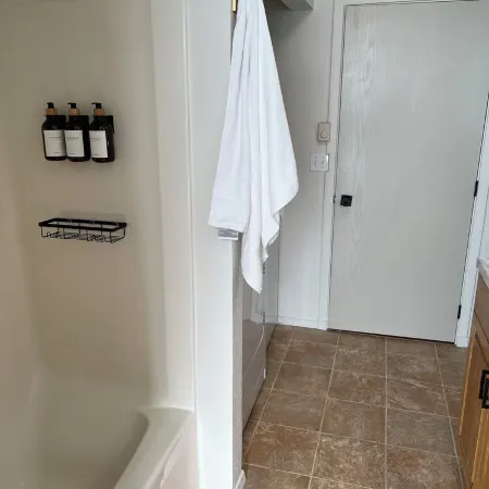 Cozy 2-bedroom condo with WiFi, AC in Colfax