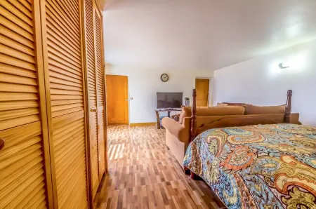 Cozy 1-bedroom Studio Apartment in Montserrat with WiFi, and AC Отели в г. Cudjoehead