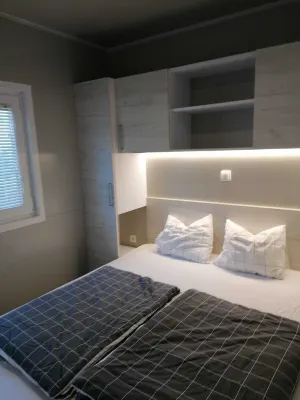 Newly built mobile home by the sea with large terrace