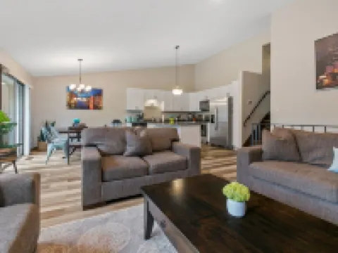 Modern 4BR FirePit Grill 2MI NSC Pet-Friendly! Hotels in Blaine