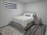 Brand New 1 Bedroom Suite with Private Entrance-10 mins to Airport-self check-in Hotels in Leduc County