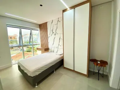 Art Home penthouse, sea view cinema property with jacuzzi, 90 meters from the sea. Hotels near Praia Costeira da Armação - Baia Dos Golfinhos