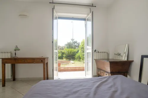 Bright and quiet apartment with private garden between 5 Terre and Portofino.