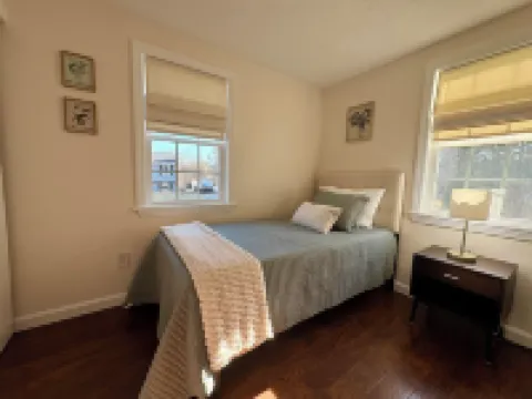 Make this charming, modern retreat your home away from home!!