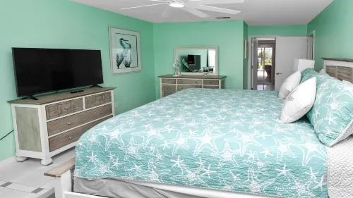 Love Bird–Canalfront villa lounge terrace heated pool pet friendly -  Casas de vacaciones