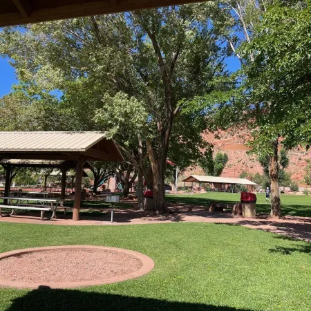 Perfect Kanab Basecamp w/ Hot Tub Downtown Cottage Near Zion, Bryce, Lake Powell