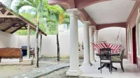 Roatan Villa for 6 with Pool in centric location close to airport