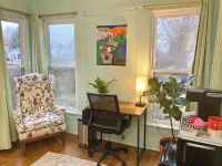 Peaceful Artsy Studio in Historic 1920's Home- 1 Min to ETSU and downtown JC