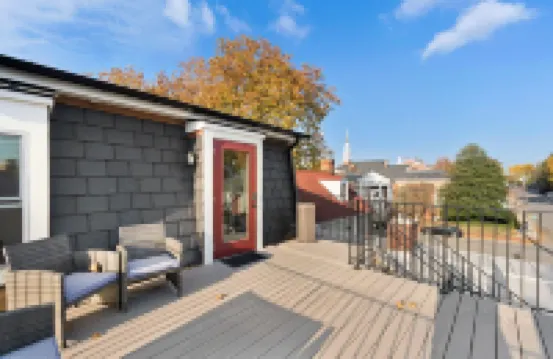 Historic 2 Bed/2 Bath Downtown Loft w/Park View & Spa Access 切斯特敦酒店