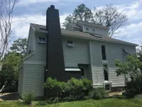 Beautiful three-bedroom shoreline house