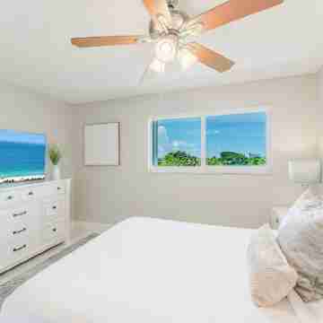 Boca Raton - Across from Beach - Balcony • Pool • Parking • 2BR Rooms