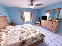 Stunning Beach Views from Balcony in Upscale Beachfront Condo with Pool and Spa 마데이라비치 호텔