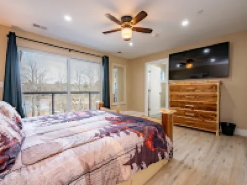 New! Epic lakefront home with indoor pool! Hotels in Garrett County