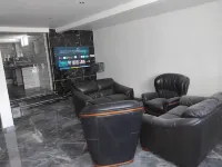 Beautiful, quiet, fully-equipped house 우아피 호텔