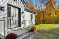 Beautiful Manchester VT Mountain Retreat w/Hot Tub Hotels in Winhall