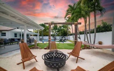 Miami Retreat-5BR-HeatedPool-Games-FirePit-BBQ Hotels near Patricia and Phillip Frost Art Museum
