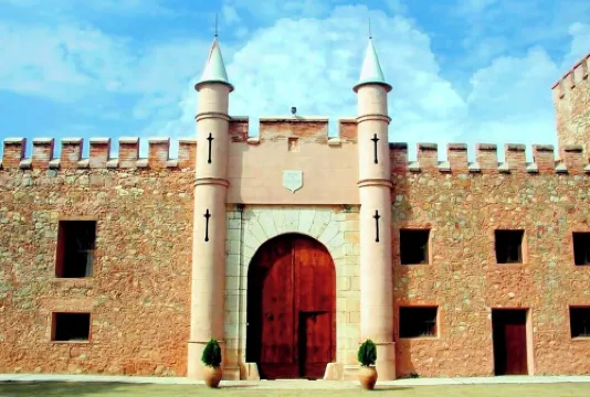 Masía de San Juan, renovated rural house with swimming pool and air conditioning. House 1 Hotels in Alto Palancia