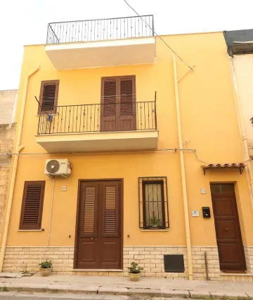 Sweet World, offers Terrasini a comfortable accommodation for your vacation