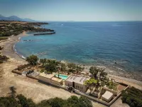 The Echo Of The Sea - Beachfront Luxury Villa Hotels in Mousoures