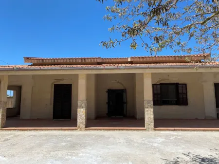 Single villa with garden 1300 meters from the sea Отели рядом с достопримечательностью «The Righteous of Sicily»