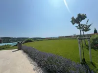 Cozy apt with private office 24\7 Infinity salty heated pool barbecue sky dome