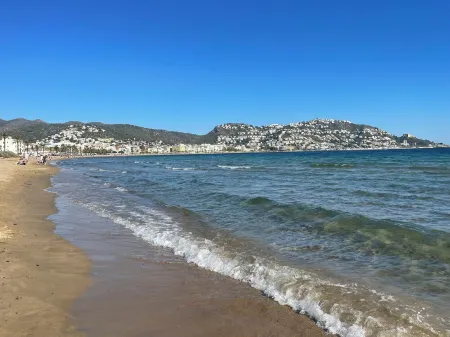 Villa Avec Piscine,barbecue,terrasse,proche de la Mer. Idéal Pour les Familles Отели в г. Баниёль-Дель-Аспр