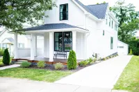 Heisman House on Hill; Hot Tub with Hype Dome + Arcade, 1 Mile to Notre Dame - 4-Star