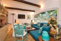 Villa with swimming pool walking distance from the beach Hotels in Ramatuelle