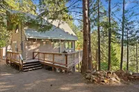 Storybook Cabin 3-bedroom cabin in tranquil Pioneer - Near Kirkwood & Snow!