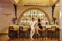 Country Inn Amp; Suites by Radisson, Goa Candolim - Quầy bar