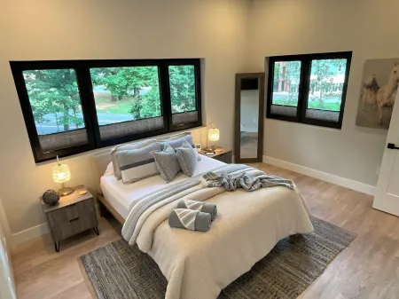 GAME DAY PERFECT! Minutes from Death Valley and  steps to Patrick Square! 🏈🐅🧡 Отели в г. Клемсон