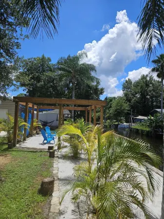 Enjoy Pool, Billiards, Sauna, Access to the Lake