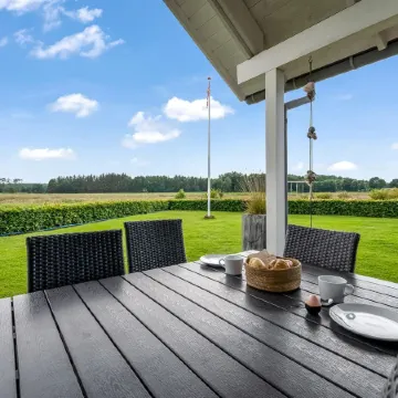 "Bernice" - 900m from the Sea