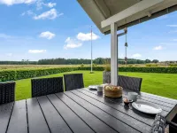 "Bernice" - 900m from the Sea