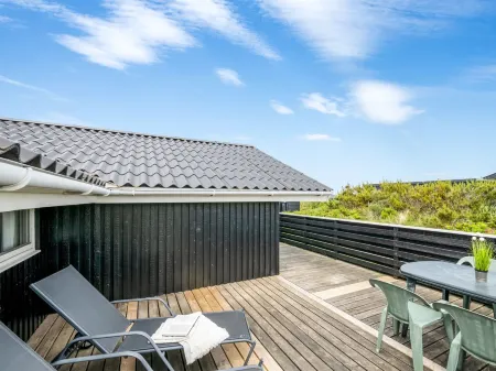 "Unni" -  from the Sea