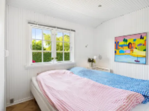 "Thomas" - 120m from the Sea