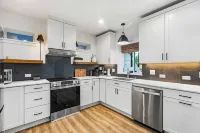 Hollow Fern Retreat Hotels in Blaine